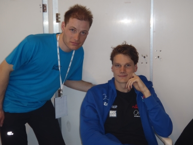 Yannick Agnel en compagnie d'un kiné de l'AKSO