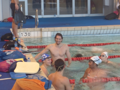 Camille Lacourt dans le bassin d'échauffement de 25m
