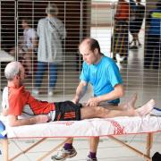 Les soins de récupération prodigués aux marathoniens valeureux à leur arrivée