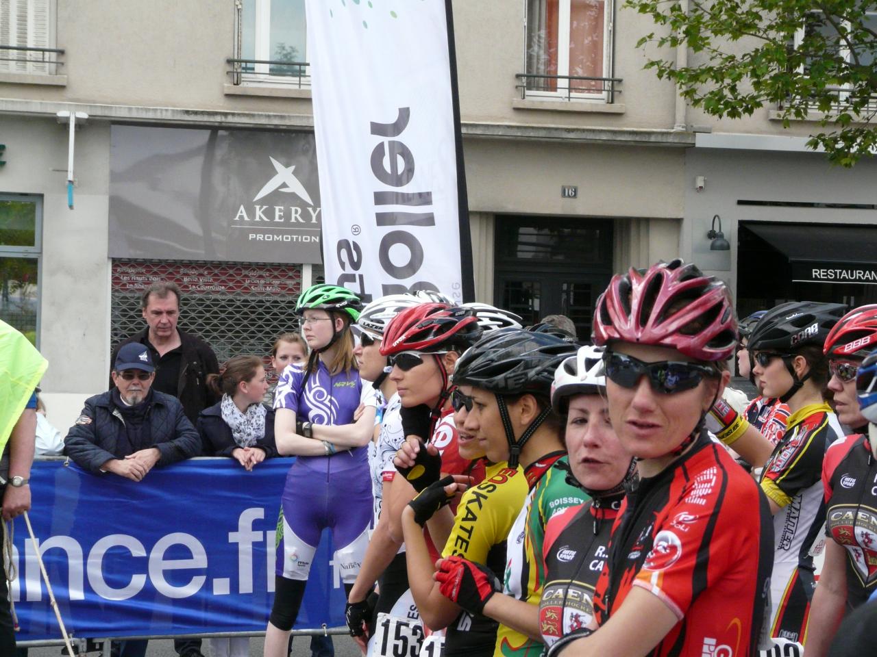 Les filles, catégorie Elite, avant le départ du Marathon